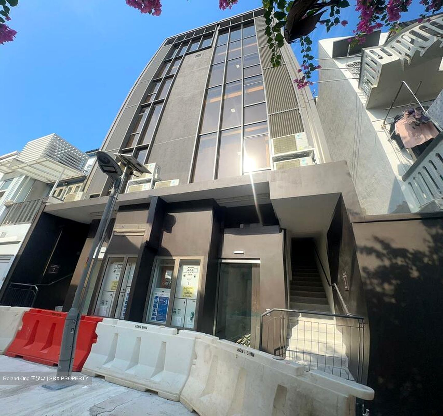Joo Chiat Road (D15), Shop House #513571061